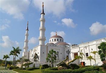 Al-Serkal Mosque is the biggest Mosque in Cambodia 