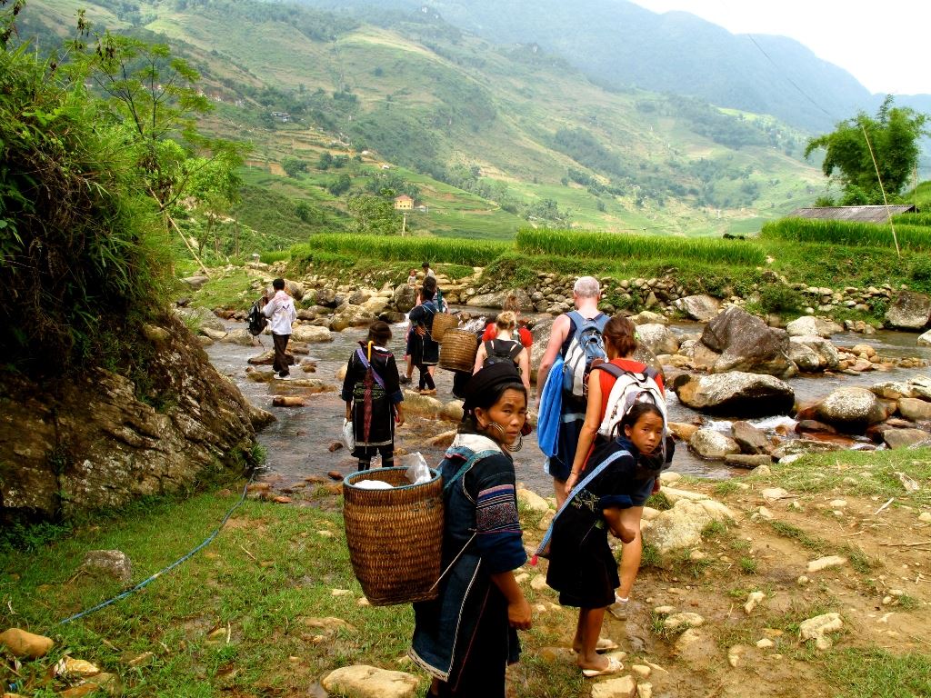 SAPA - BAC HA CULTURAL MOSAIC.