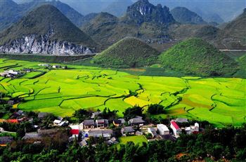 Twin mountains , Quan Ba