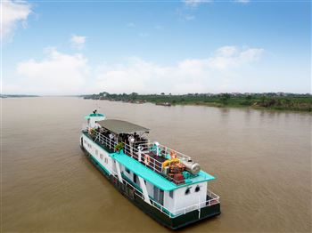 A DAY ON THE RED RIVER CRUISE