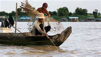 fishing on mekong river