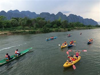 kayaking on nam ngum lake