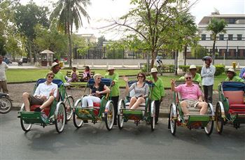 cambodia cyclo/rickshaw