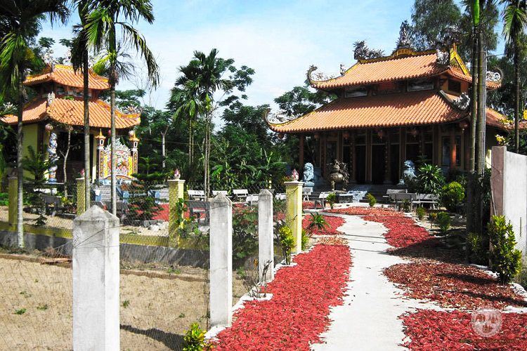 temple in Go Noi