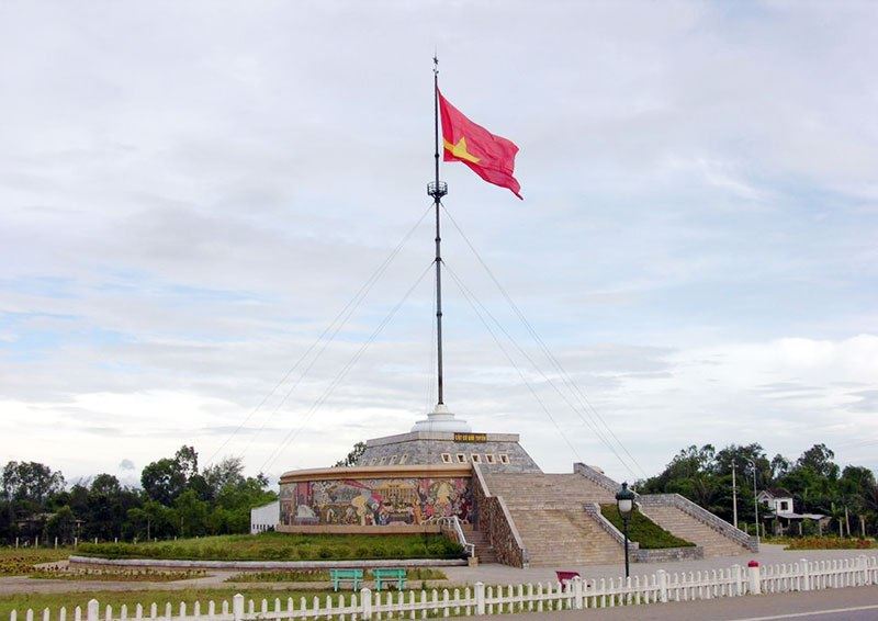 flag tower by ben hai river